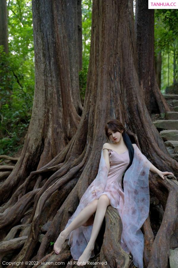 婠婠么  [XiuRen秀人网]高清写真图 2022.10.11 No.5690 婠婠么&小肥莹第33张图片